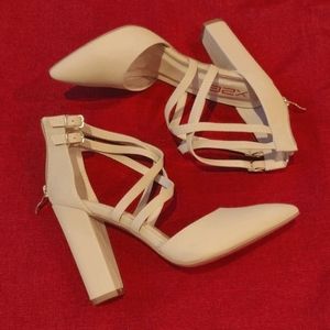 X2b Nude Shoes Pointed Toe Chunky Heels (NEW)